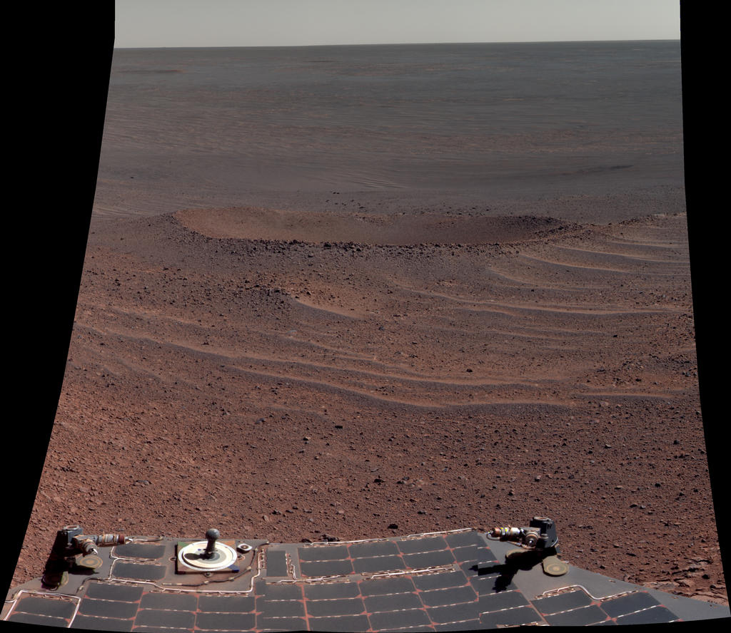 Esta visão de cores falsas a partir da NASA Mars Exploration Rover Opportunity mostra "Lunokhod 2 Crater", que fica ao sul da Solander Point, na borda ocidental da cratera Endeavour.