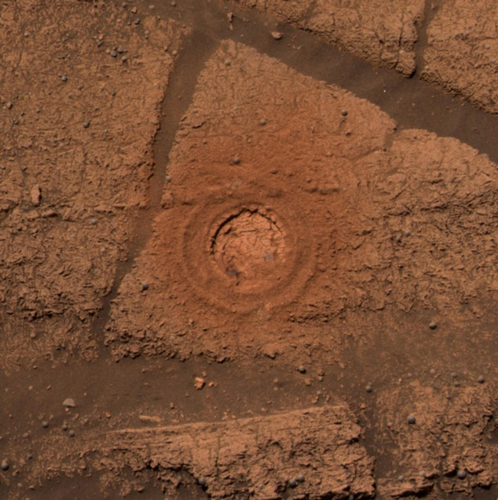 Esta imagem é uma reprodução de cor aproximadamente verdadeira da inclinação "Cratera Endurance", que o rover Opportunity explorou em 2004.