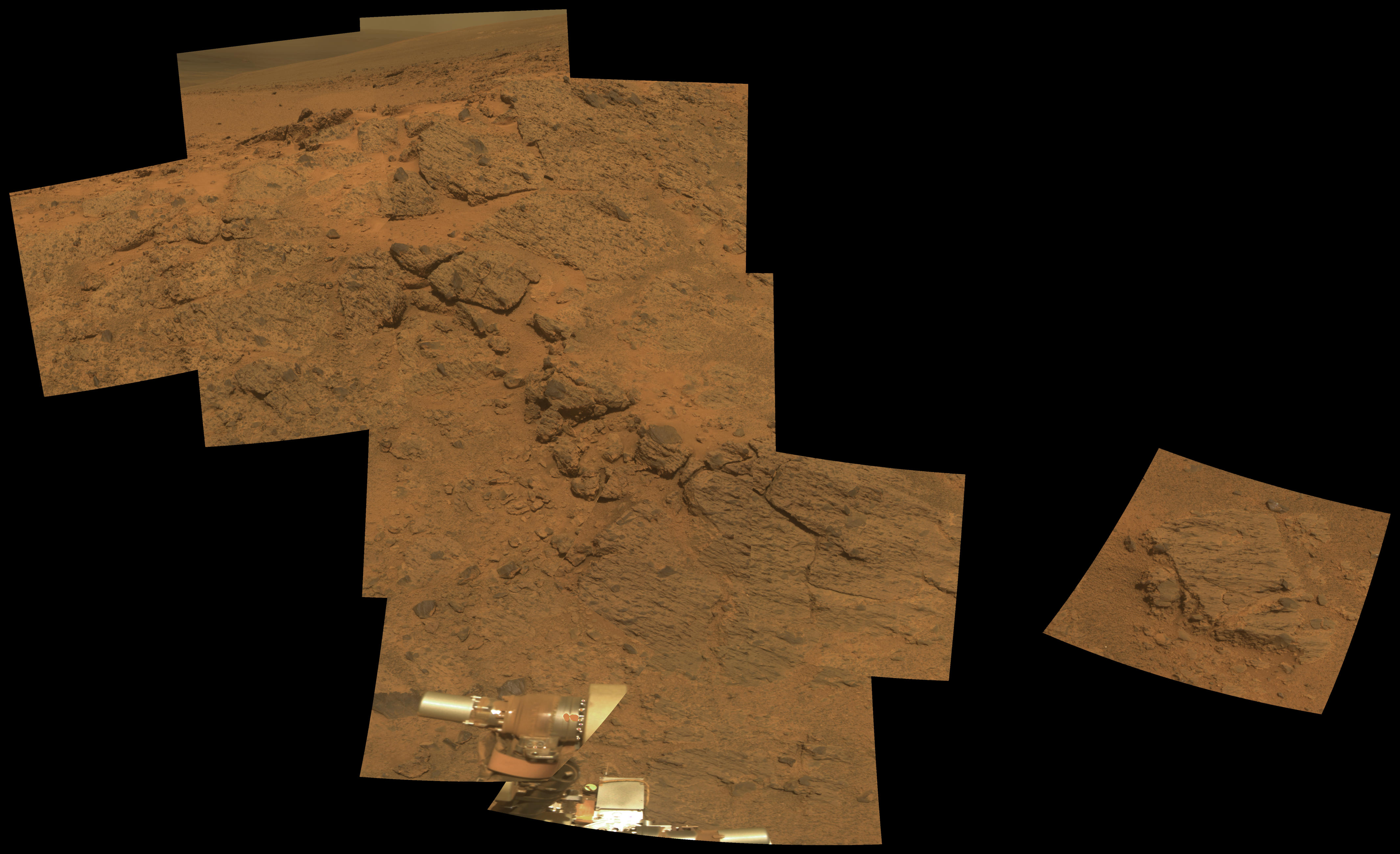 Outcrop on 'Murray Ridge' Section of Martian Crater Rim