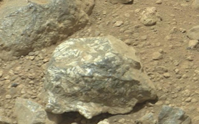 The Mast Camera (Mastcam) on NASA's Mars rover Curiosity showed researchers interesting color and patterns in this unnamed rock imaged during the 27th Martian day, or sol, of the rover's work on Mars (Sept. 2, 2012).