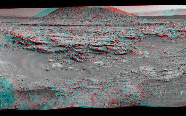 Stereo View of 'Mount Remarkable' and Surrounding Outcrops at Mars Rover's Waypoint