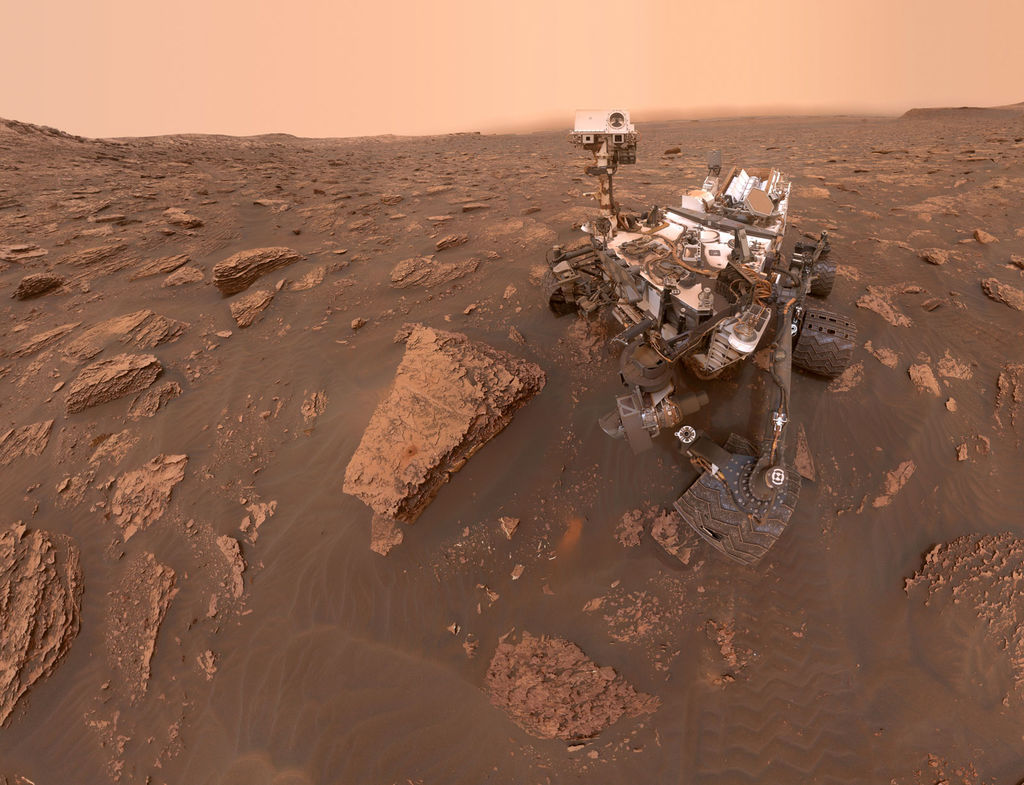 Read article: Curiosity Captures Photos of Thickening Dust
