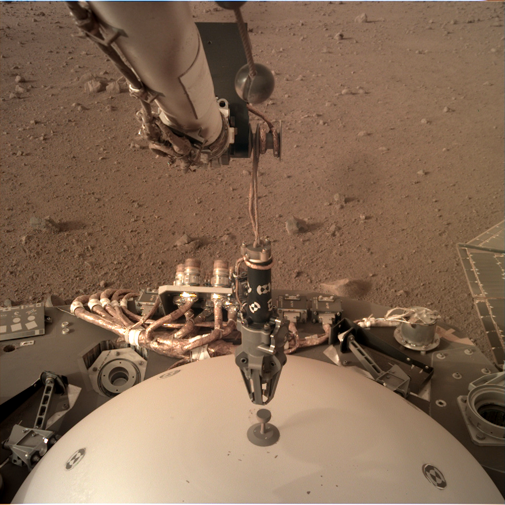 Atterisage de la sonde Marsienne Insight - Page 2 D000M0063_602137566EDR_F0000_0134M_
