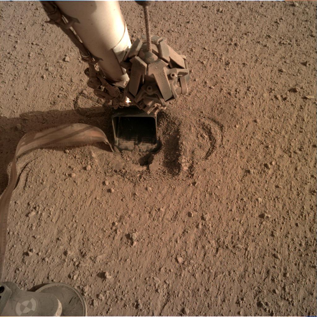 Nasa's Mars lander InSight acquired this image using its Instrument Deployment Camera on Sol 632