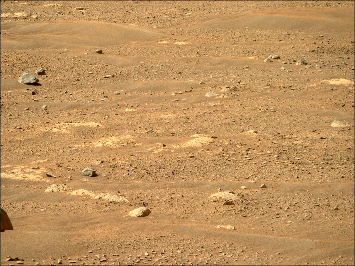 This image was taken by MCZ_RIGHT onboard NASA's Mars rover Perseverance on Sol 15