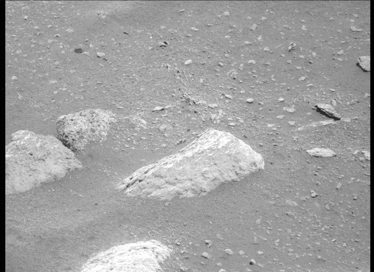 This image was taken by MCZ_LEFT onboard NASA's Mars rover Perseverance on Sol 16