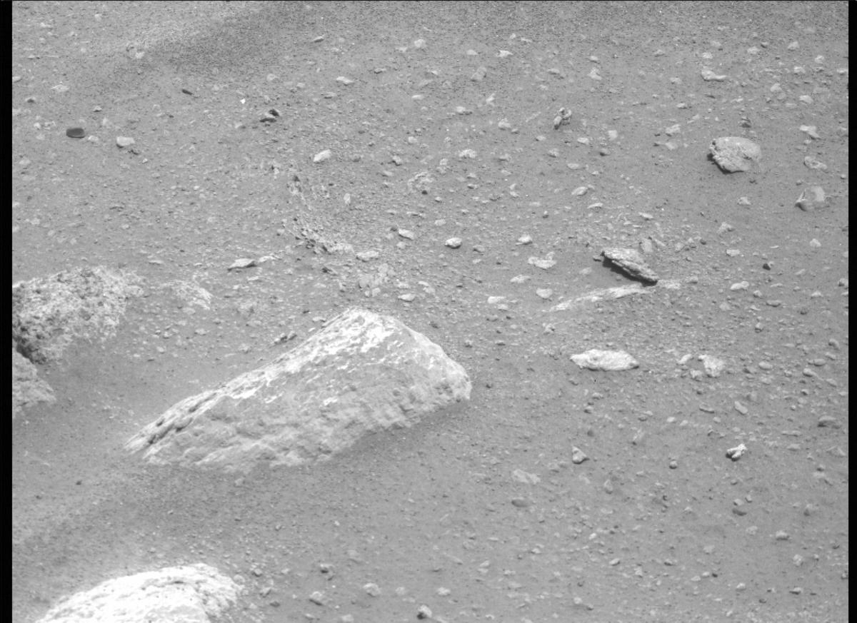 This image was taken by MCZ_RIGHT onboard NASA's Mars rover Perseverance on Sol 16