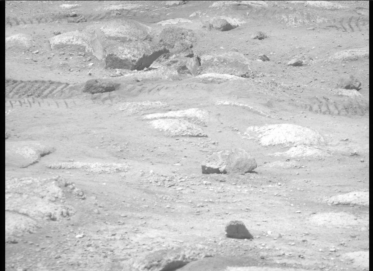 This image was taken by MCZ_RIGHT onboard NASA's Mars rover Perseverance on Sol 33