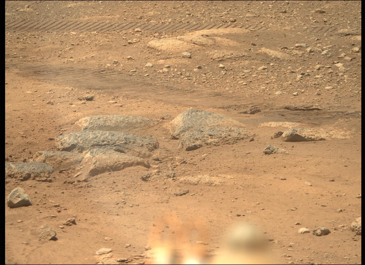 This image was taken by MCZ_RIGHT onboard NASA's Mars rover Perseverance on Sol 38
