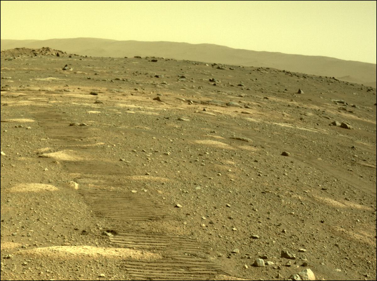 This image was taken by REAR_HAZCAM_RIGHT onboard NASA's Mars rover Perseverance on Sol 43