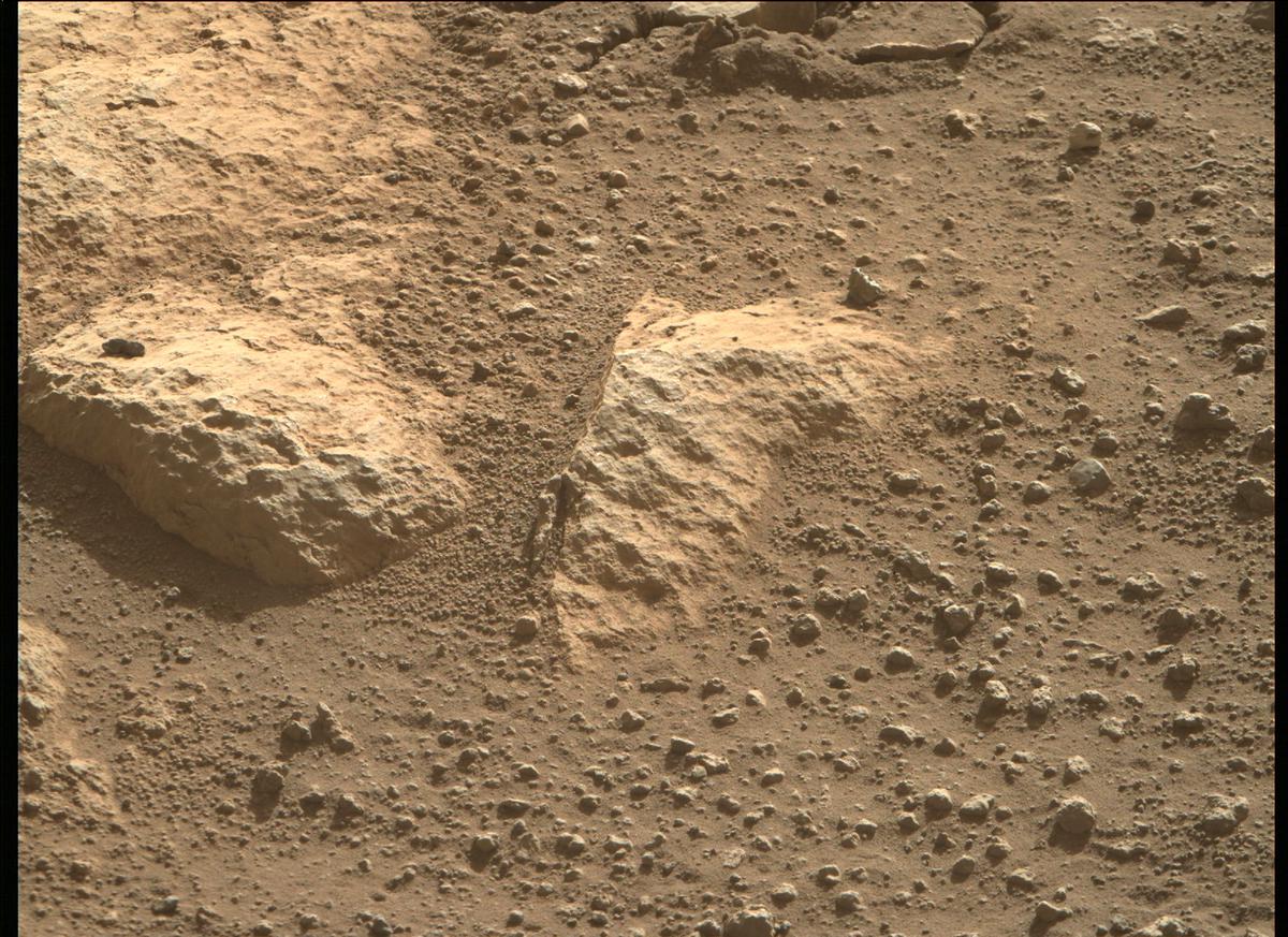 This image was taken by MCZ_RIGHT onboard NASA's Mars rover Perseverance on Sol 46