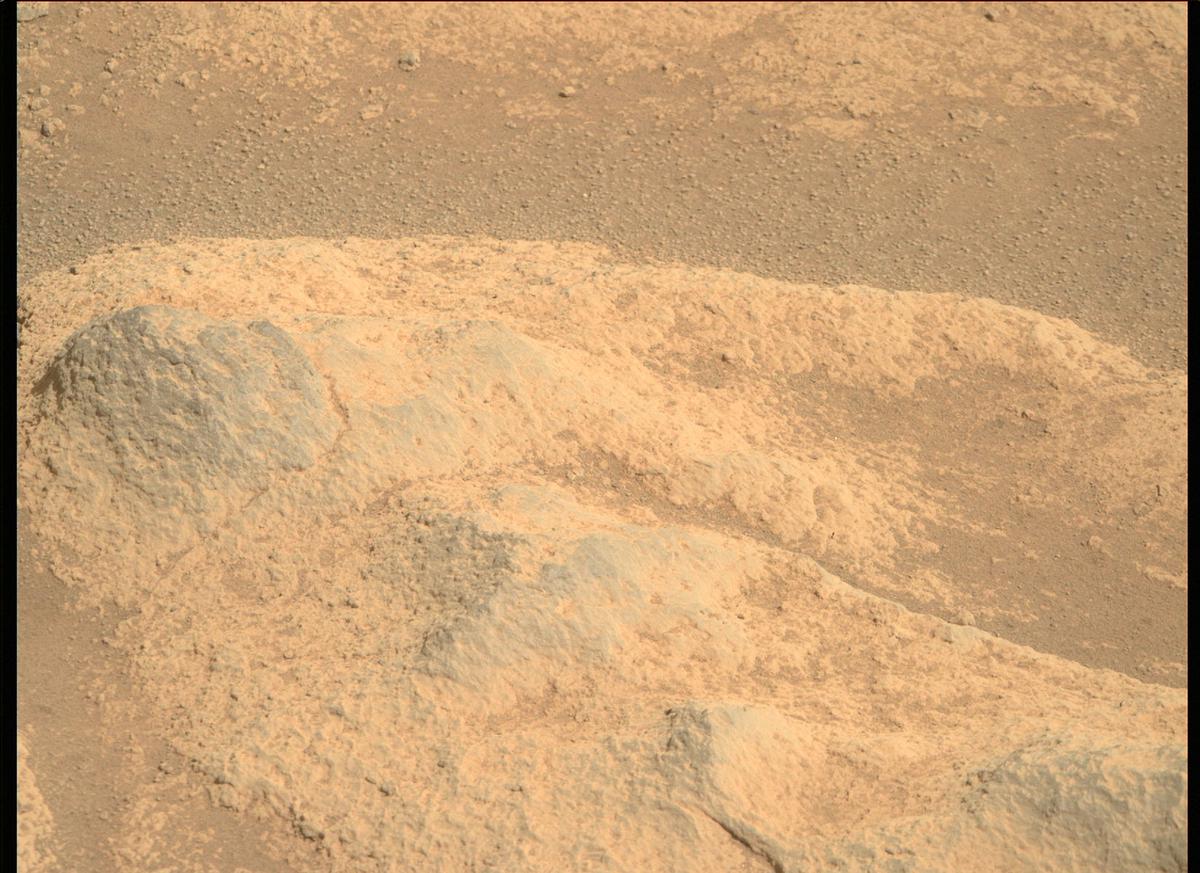 This image was taken by MCZ_RIGHT onboard NASA's Mars rover Perseverance on Sol 67