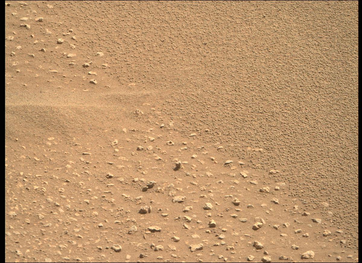 This image was taken by MCZ_RIGHT onboard NASA's Mars rover Perseverance on Sol 72