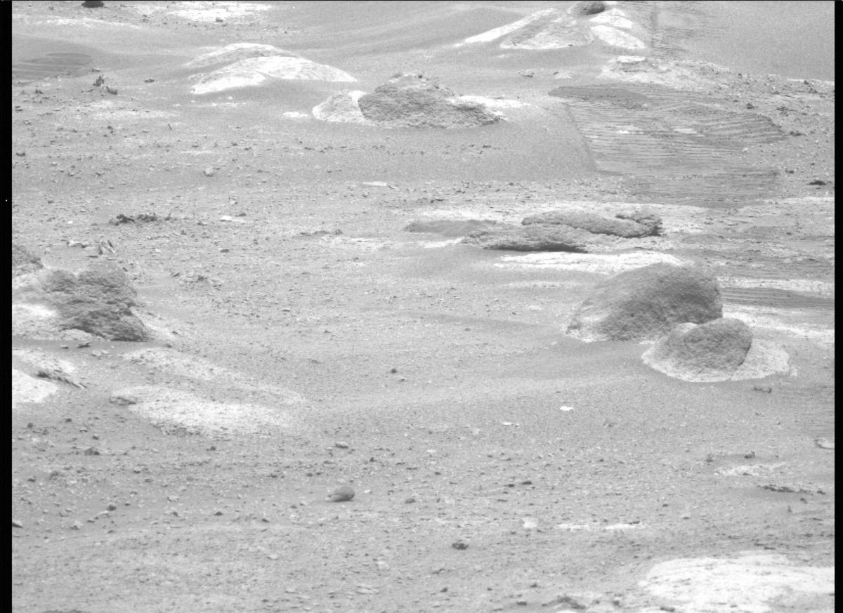 This image was taken by MCZ_LEFT onboard NASA's Mars rover Perseverance on Sol 73