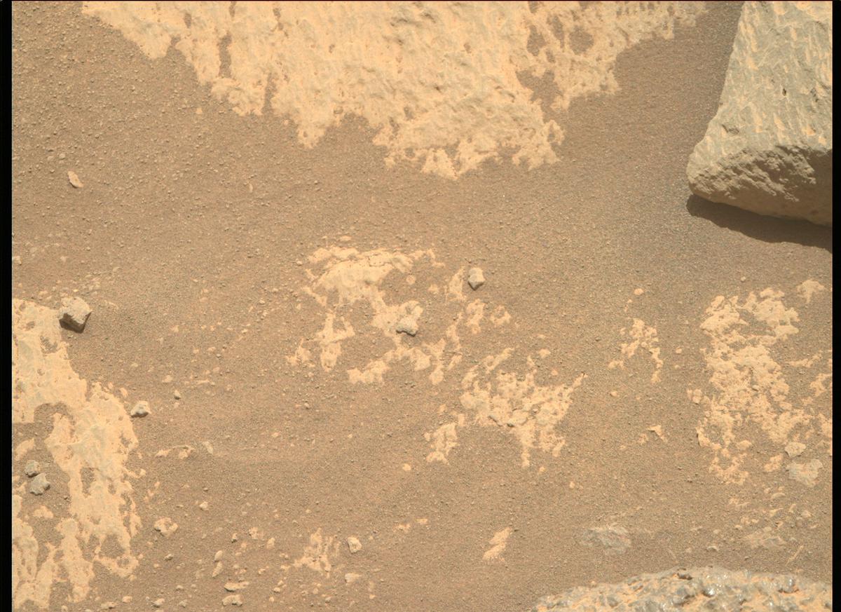 This image was taken by MCZ_RIGHT onboard NASA's Mars rover Perseverance on Sol 74