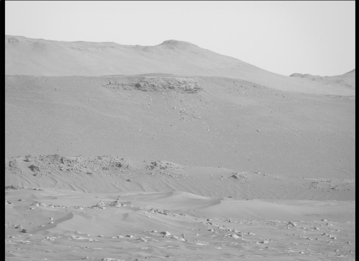 This image was taken by MCZ_RIGHT onboard NASA's Mars rover Perseverance on Sol 77