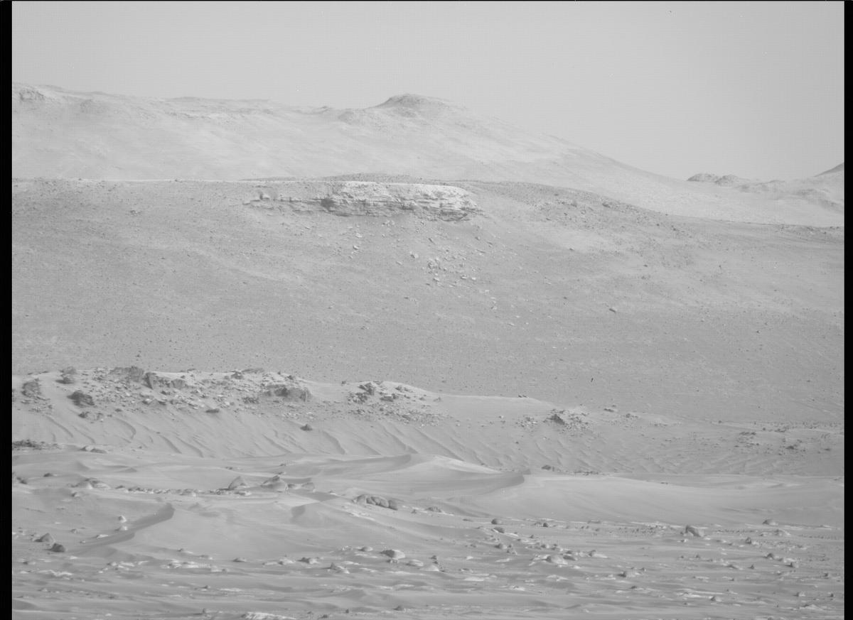 This image was taken by MCZ_RIGHT onboard NASA's Mars rover Perseverance on Sol 77
