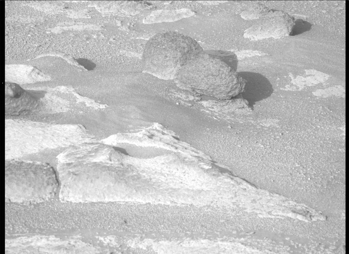 This image was taken by MCZ_LEFT onboard NASA's Mars rover Perseverance on Sol 82