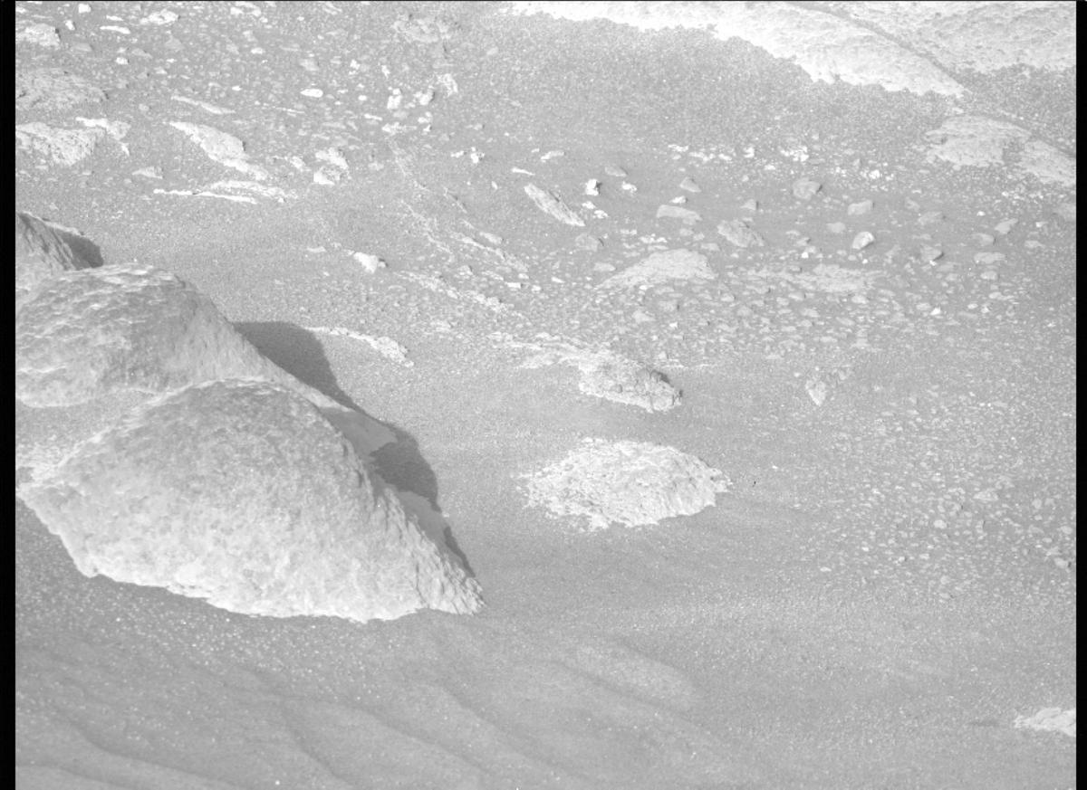 This image was taken by MCZ_RIGHT onboard NASA's Mars rover Perseverance on Sol 82