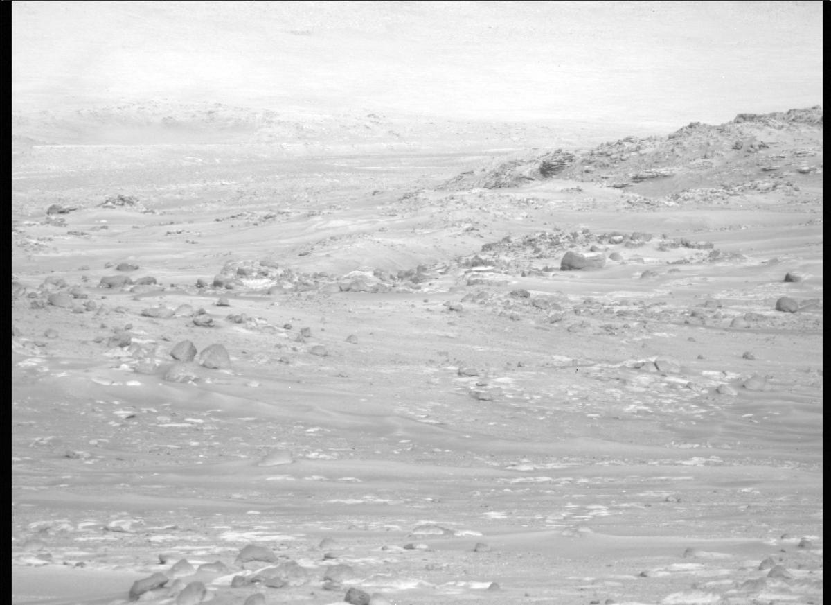 This image was taken by MCZ_RIGHT onboard NASA's Mars rover Perseverance on Sol 83