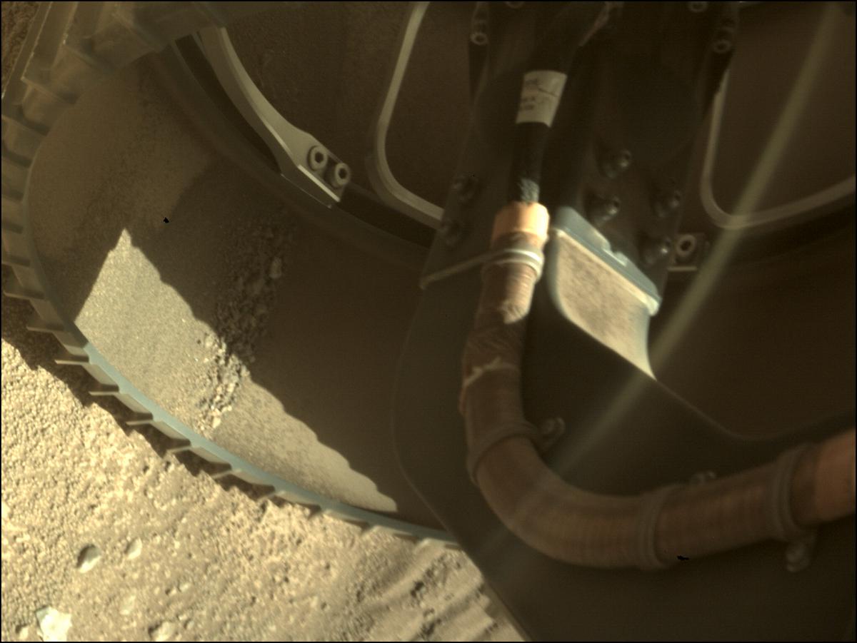 This image was taken by REAR_HAZCAM_RIGHT onboard NASA's Mars rover Perseverance on Sol 86