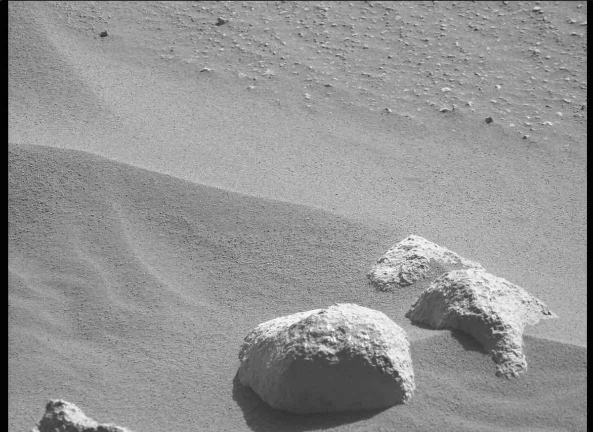 This image was taken by MCZ_LEFT onboard NASA's Mars rover Perseverance on Sol 92