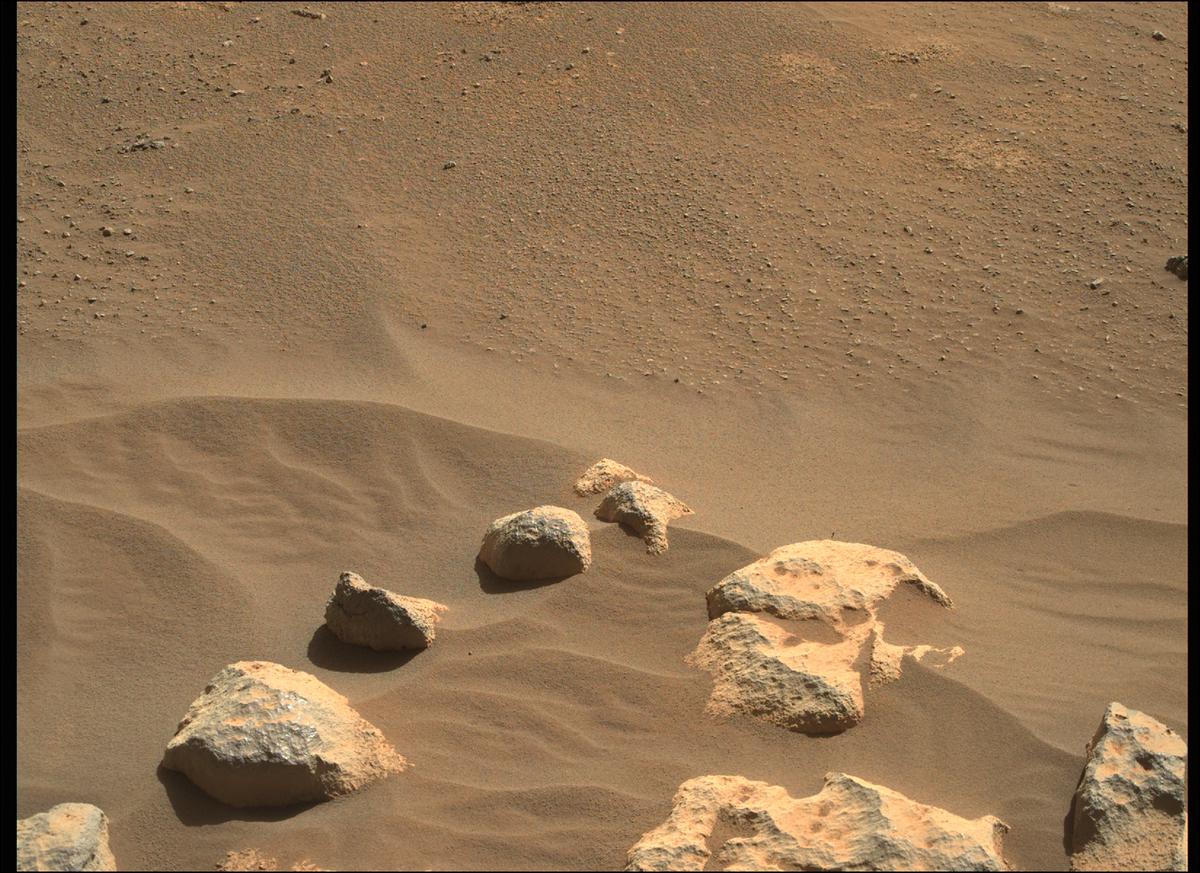 This image was taken by MCZ_RIGHT onboard NASA's Mars rover Perseverance on Sol 92