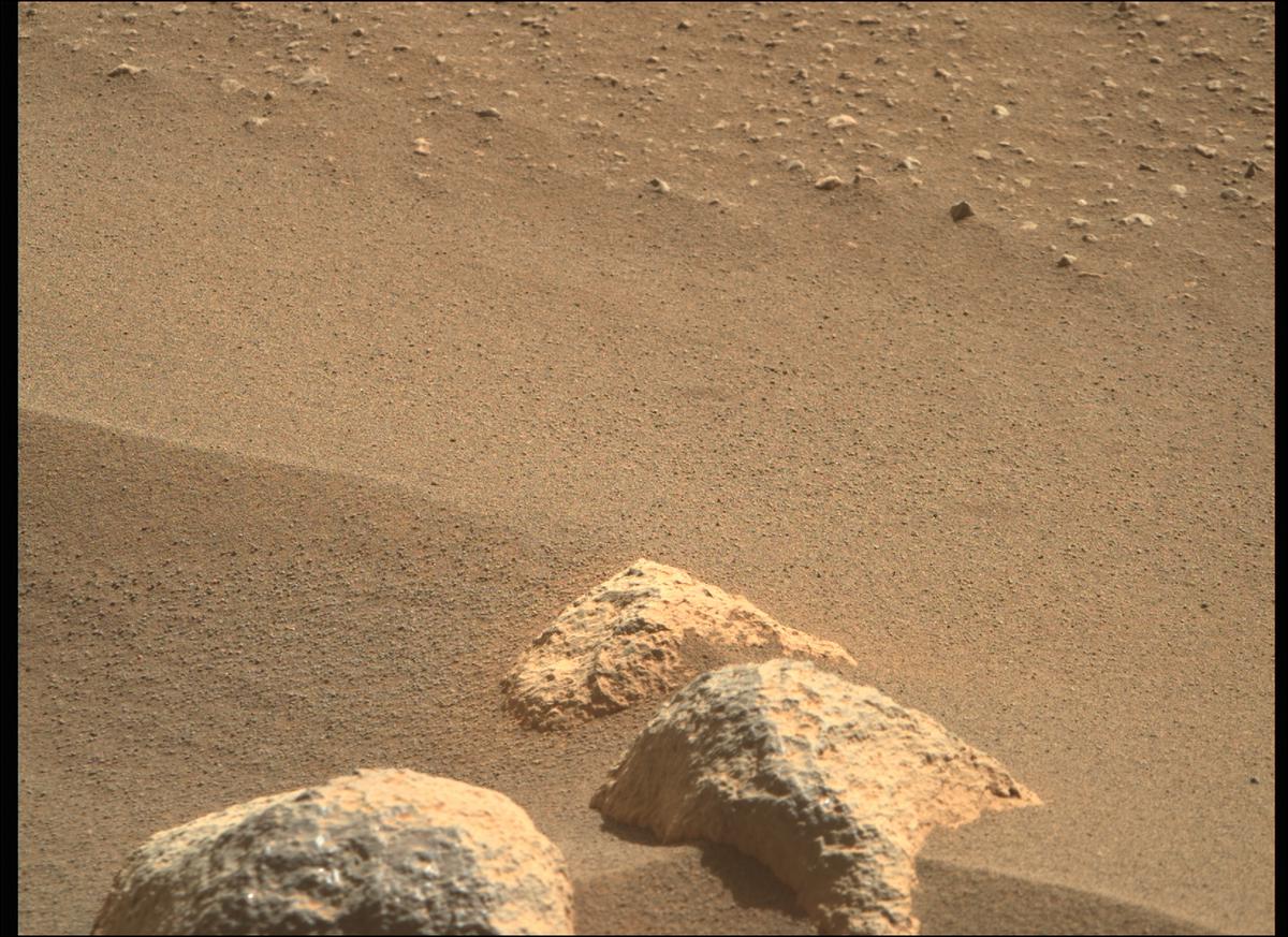 This image was taken by MCZ_RIGHT onboard NASA's Mars rover Perseverance on Sol 92