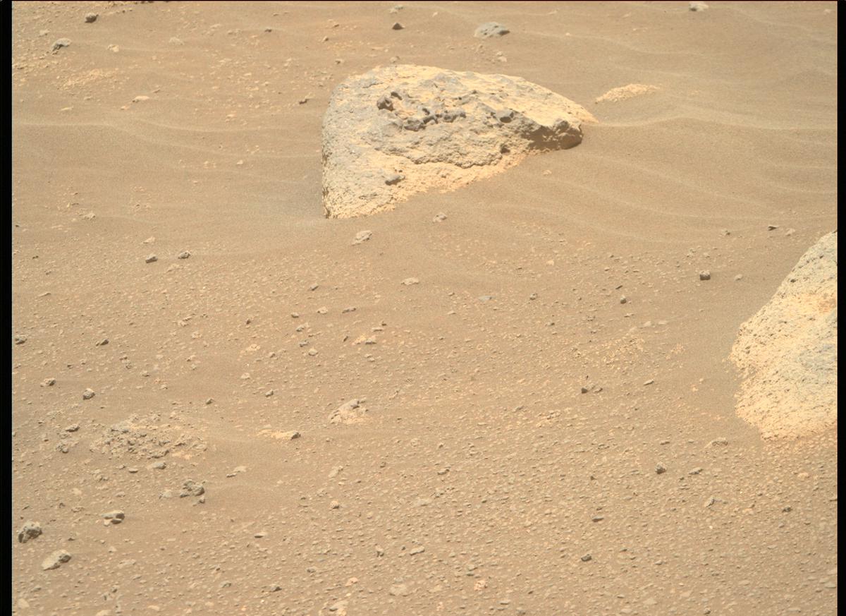 This image was taken by MCZ_RIGHT onboard NASA's Mars rover Perseverance on Sol 102