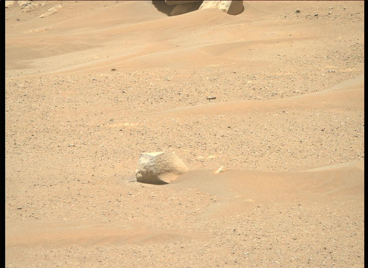 This image was taken by MCZ_RIGHT onboard NASA's Mars rover Perseverance on Sol 105