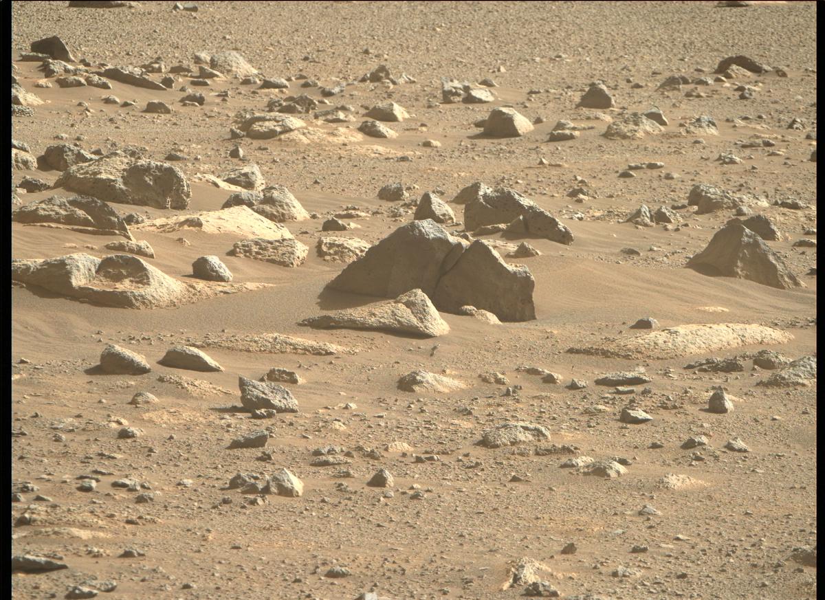 This image was taken by MCZ_RIGHT onboard NASA's Mars rover Perseverance on Sol 105