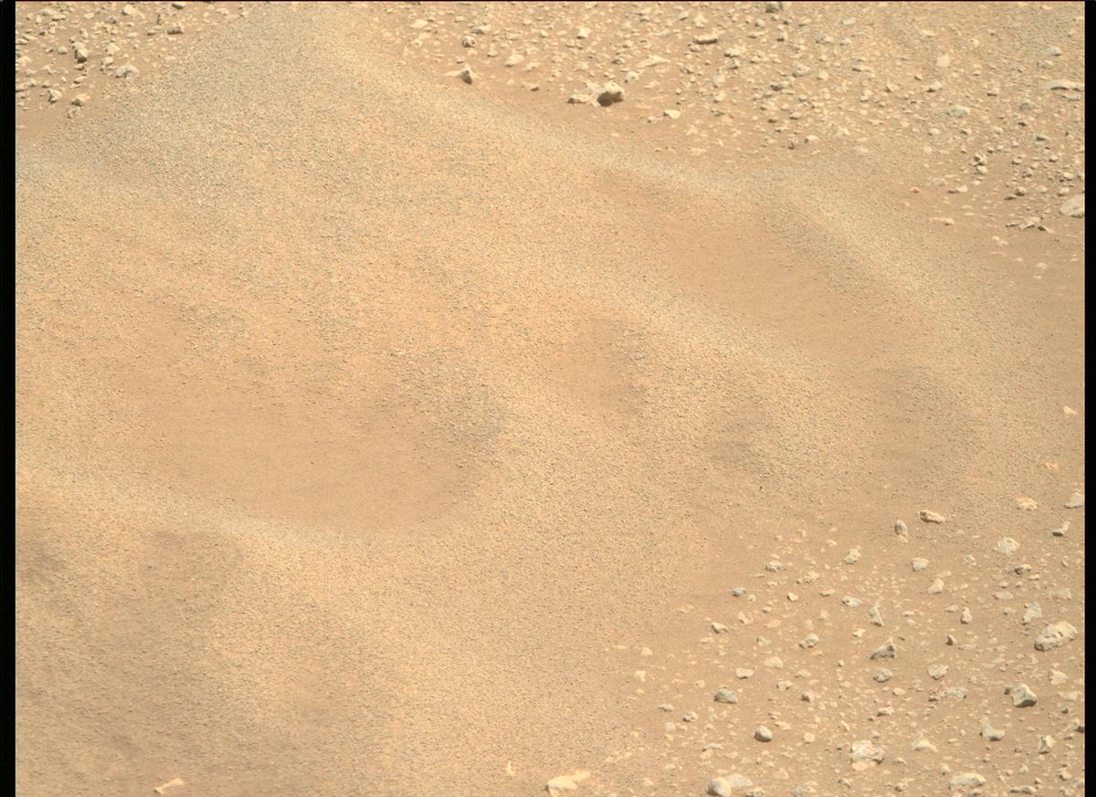 This image was taken by MCZ_RIGHT onboard NASA's Mars rover Perseverance on Sol 106