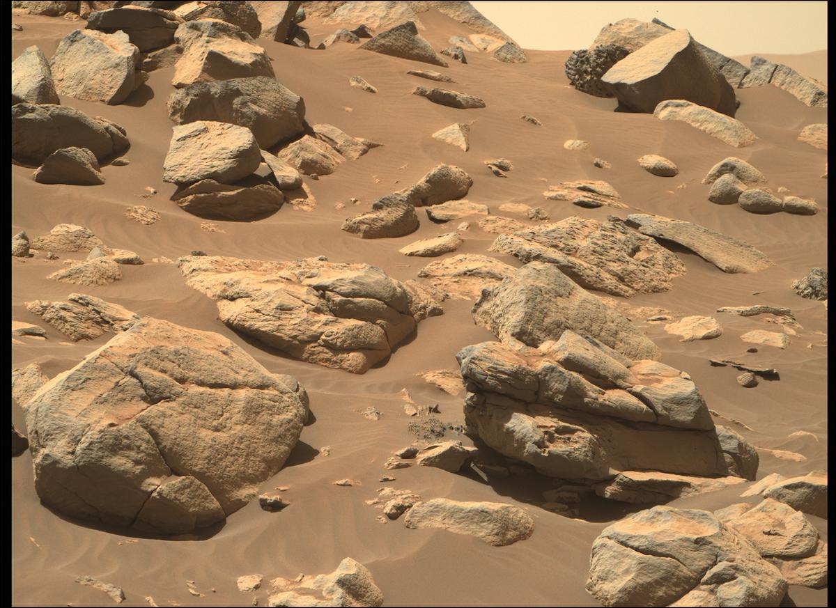 This image was taken by MCZ_RIGHT onboard NASA's Mars rover Perseverance on Sol 107