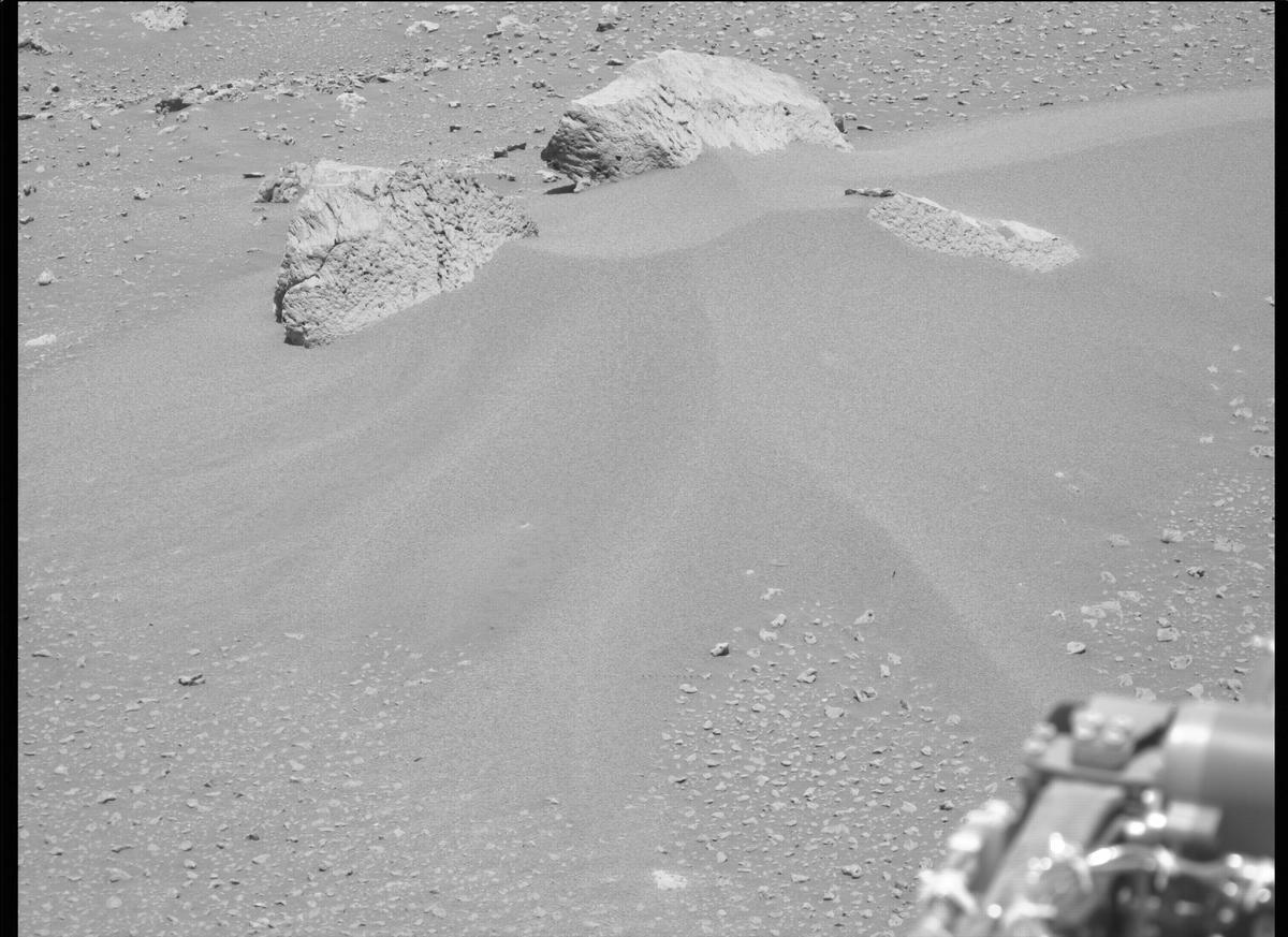 This image was taken by MCZ_RIGHT onboard NASA's Mars rover Perseverance on Sol 110