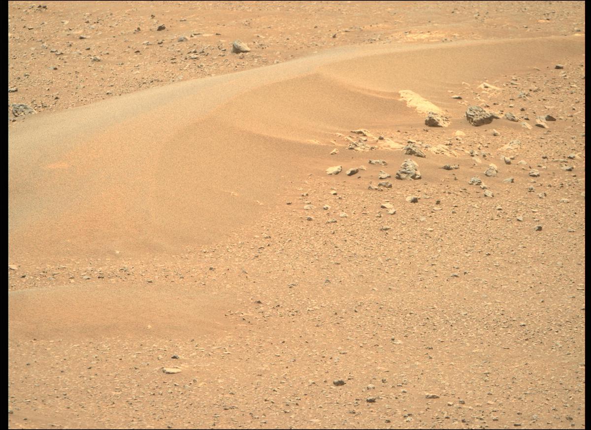 This image was taken by MCZ_RIGHT onboard NASA's Mars rover Perseverance on Sol 112