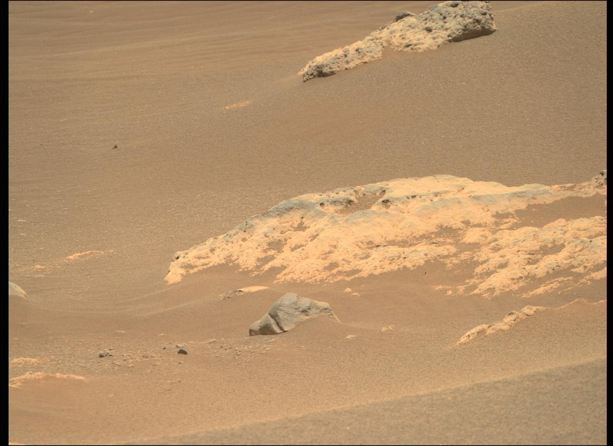 This image was taken by MCZ_RIGHT onboard NASA's Mars rover Perseverance on Sol 119