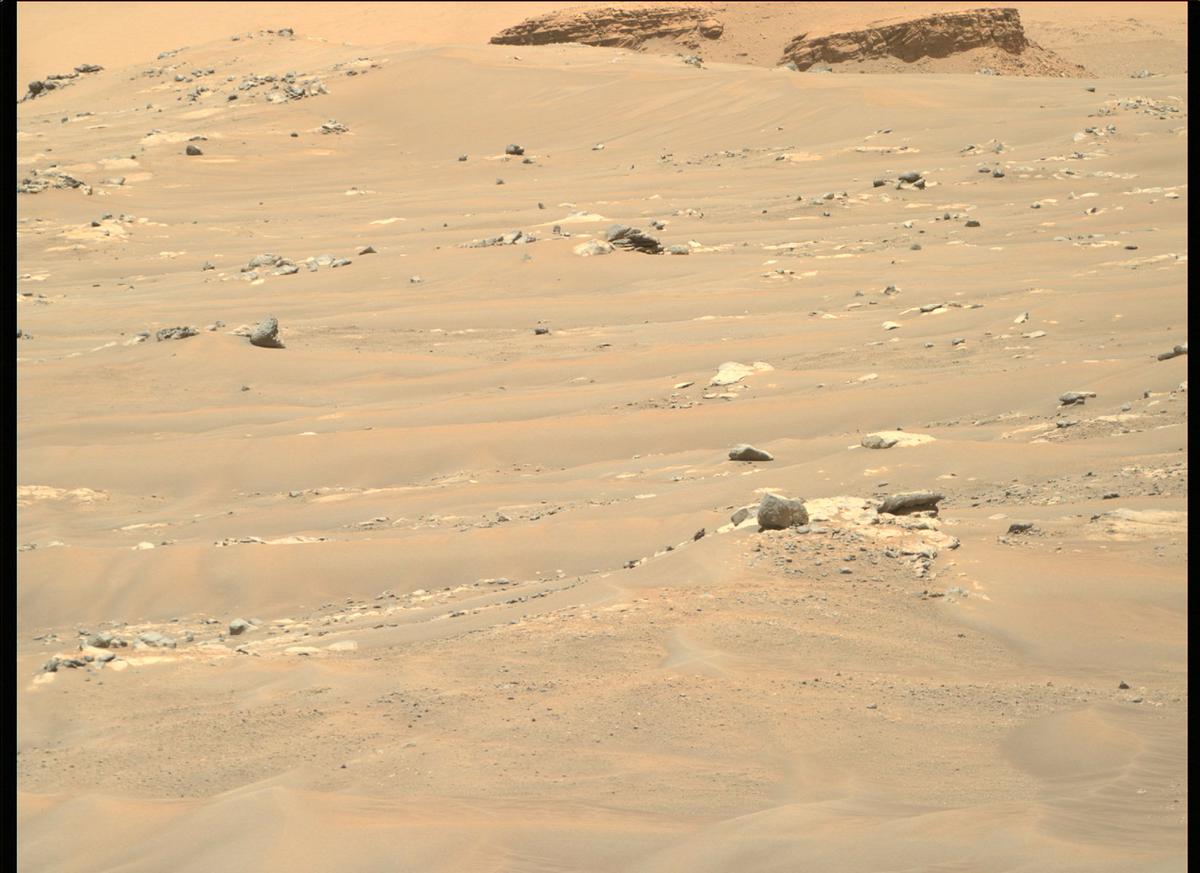 This image was taken by MCZ_RIGHT onboard NASA's Mars rover Perseverance on Sol 121