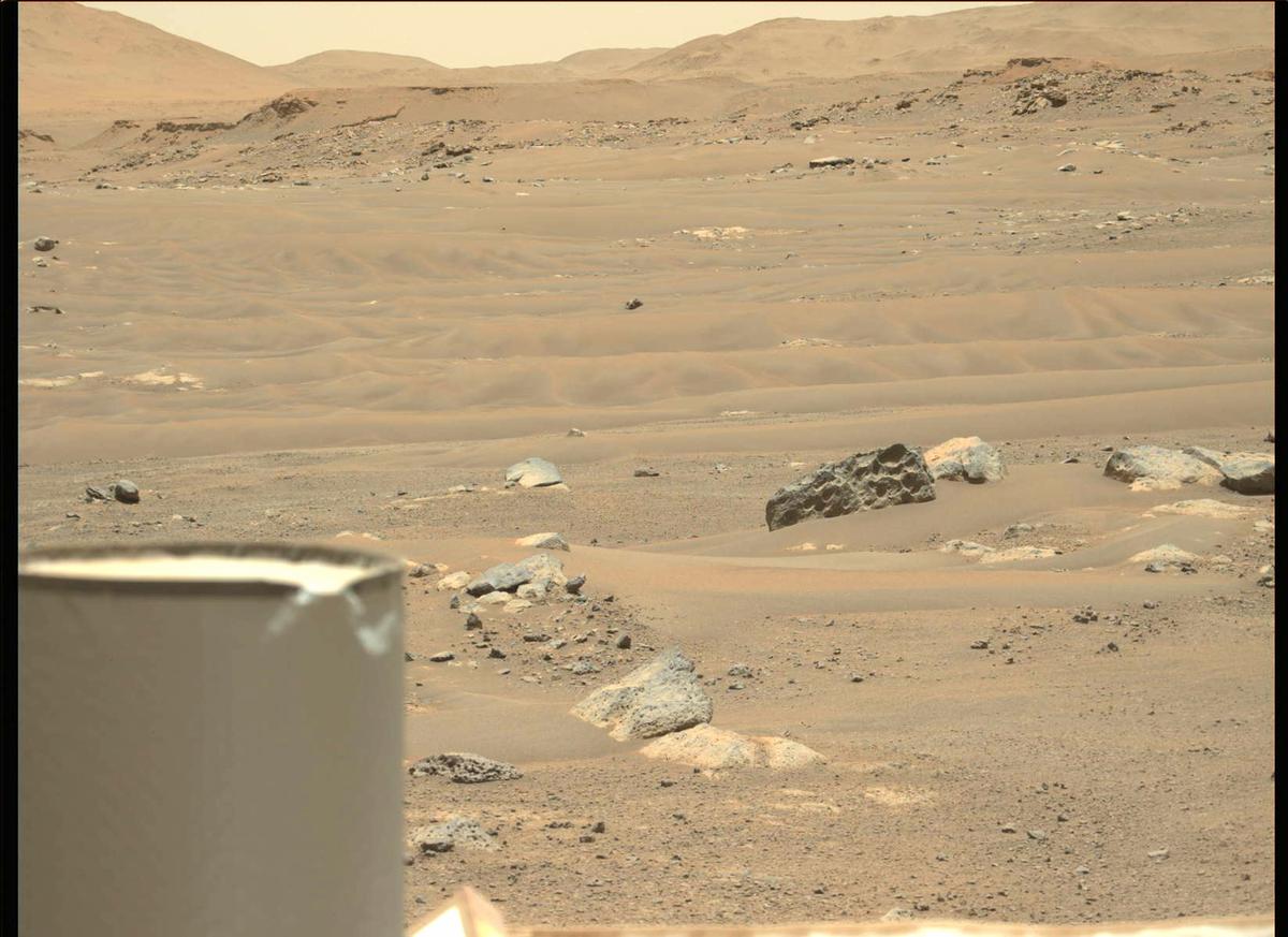 This image was taken by MCZ_LEFT onboard NASA's Mars rover Perseverance on Sol 123