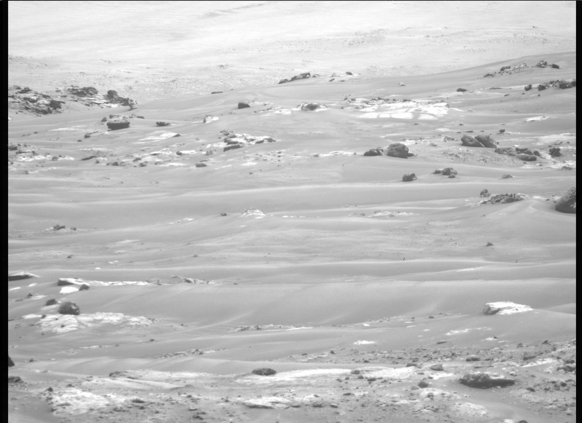 This image was taken by MCZ_RIGHT onboard NASA's Mars rover Perseverance on Sol 123