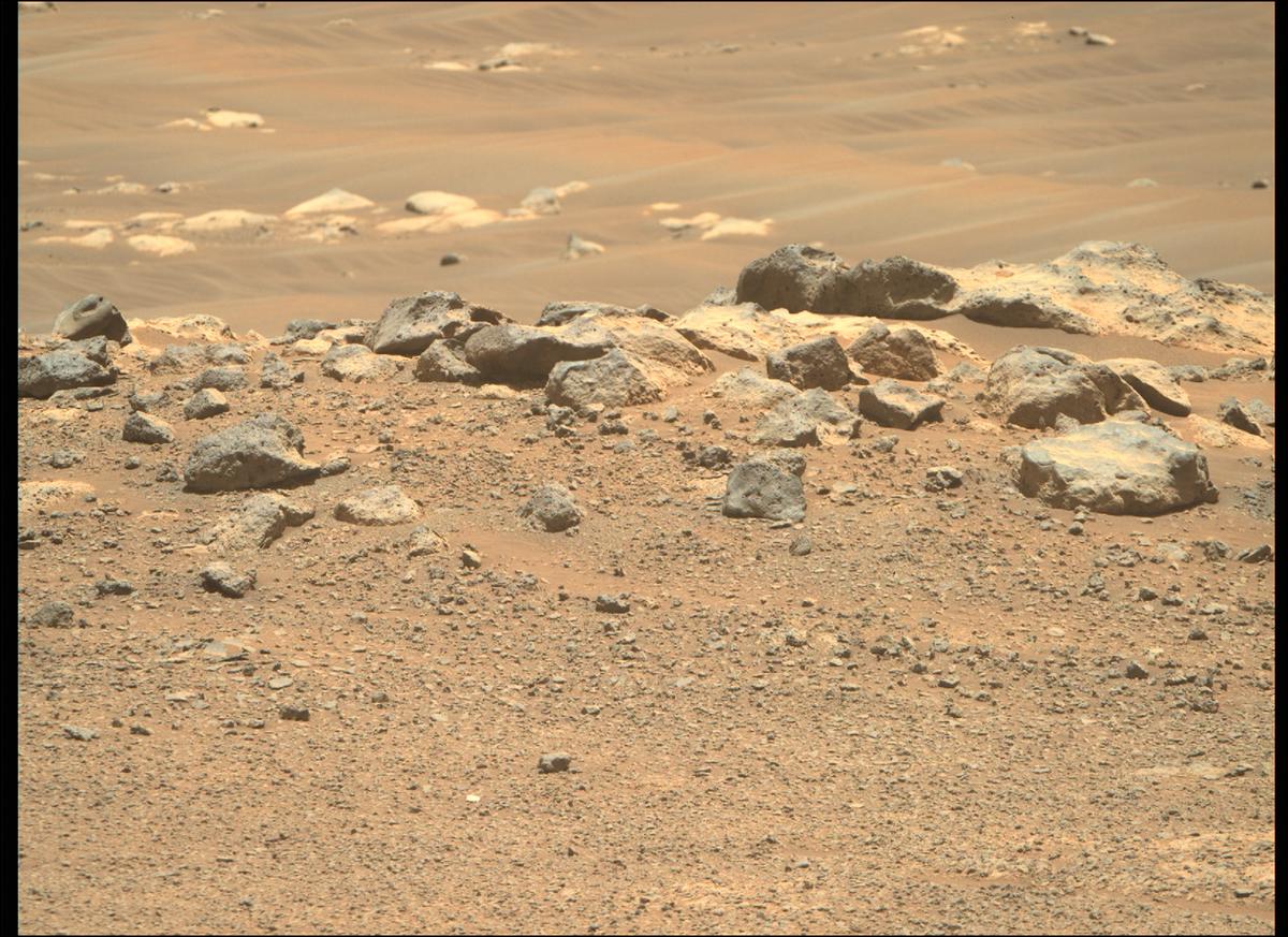 This image was taken by MCZ_RIGHT onboard NASA's Mars rover Perseverance on Sol 124