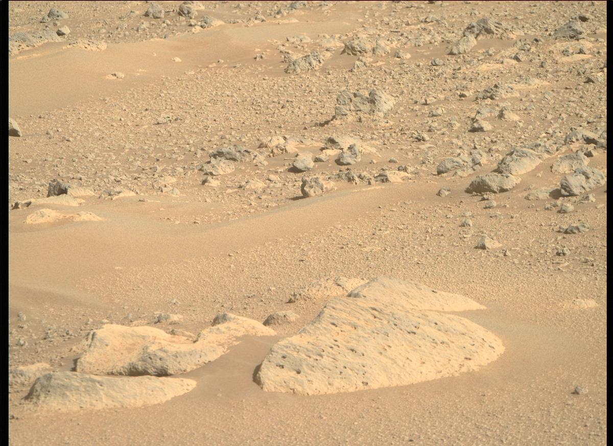 This image was taken by MCZ_RIGHT onboard NASA's Mars rover Perseverance on Sol 127