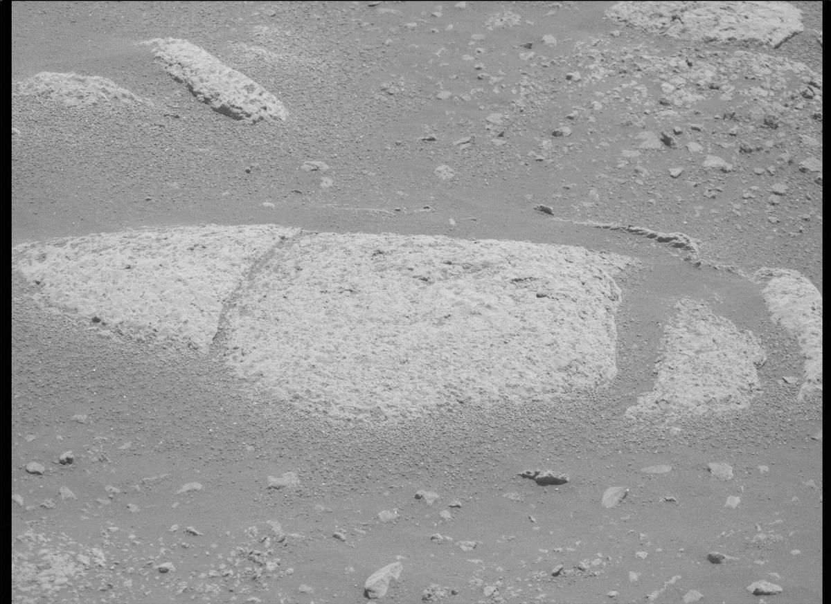 This image was taken by MCZ_RIGHT onboard NASA's Mars rover Perseverance on Sol 131