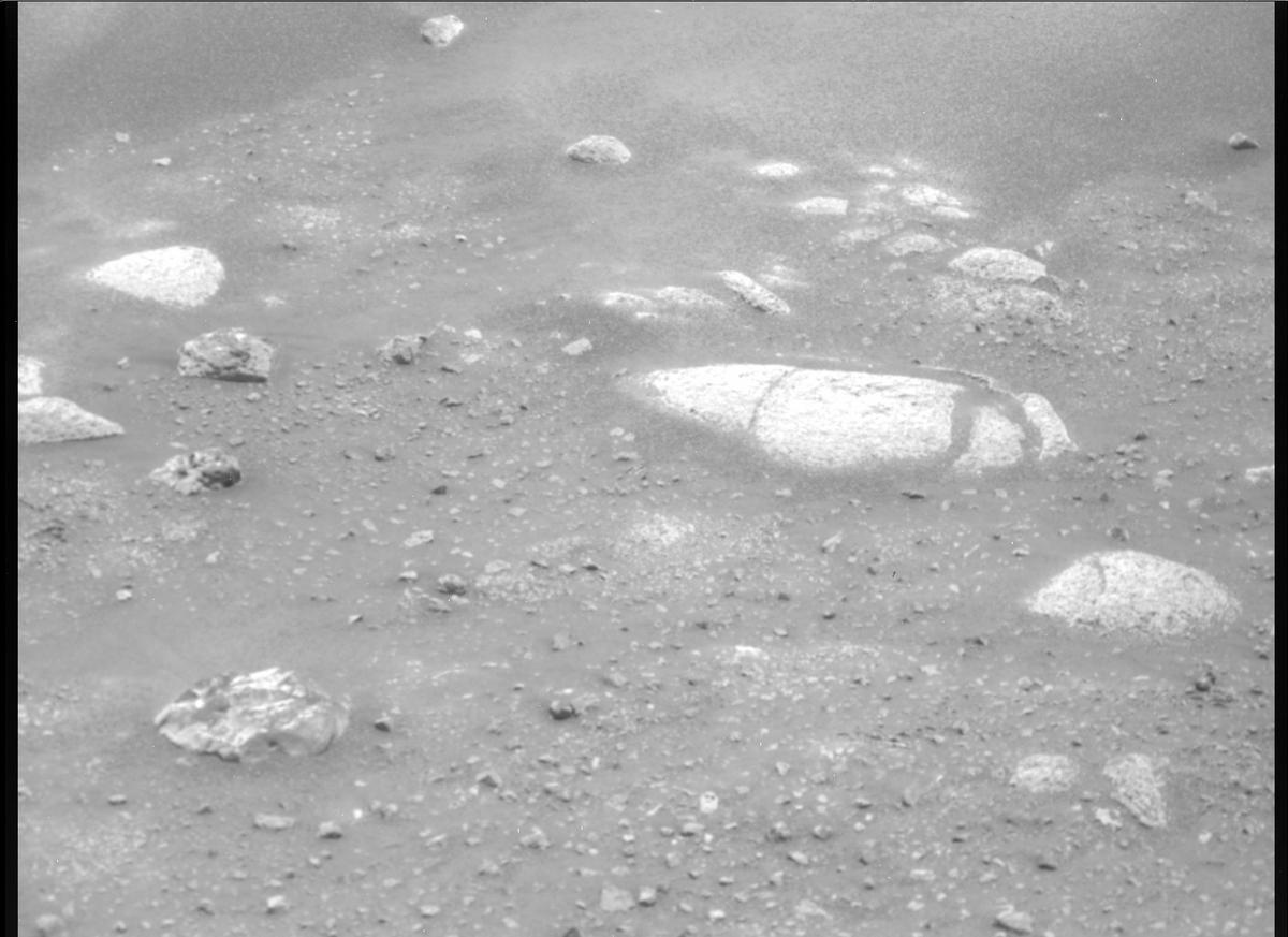 This image was taken by MCZ_RIGHT onboard NASA's Mars rover Perseverance on Sol 131