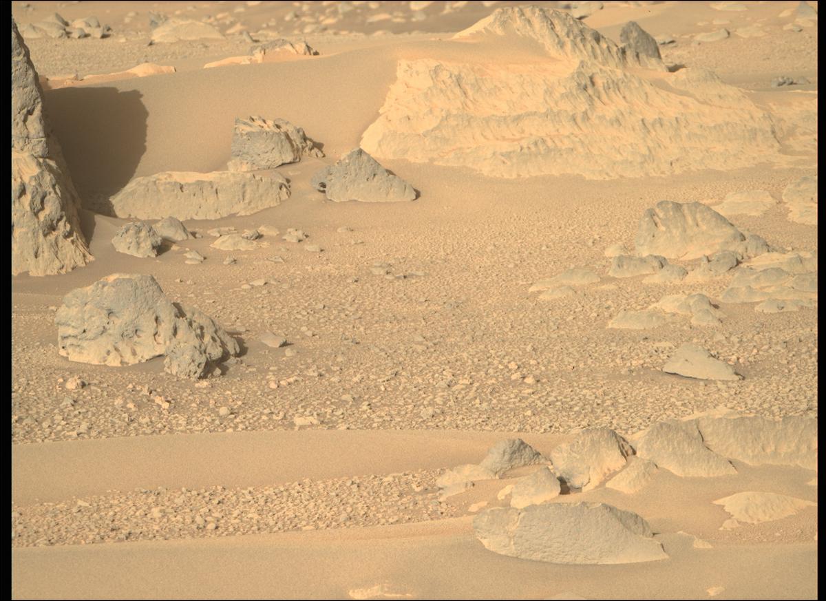 This image was taken by MCZ_RIGHT onboard NASA's Mars rover Perseverance on Sol 134