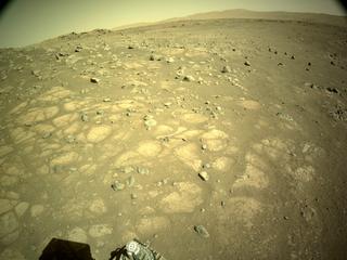View image taken on Mars, Mars Perseverance Sol 136: Right Navigation Camera (Navcam)