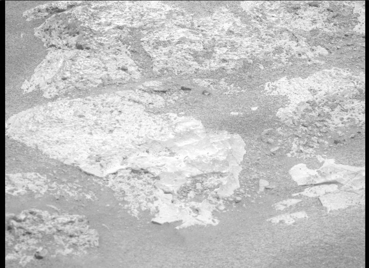 This image was taken by MCZ_RIGHT onboard NASA's Mars rover Perseverance on Sol 136