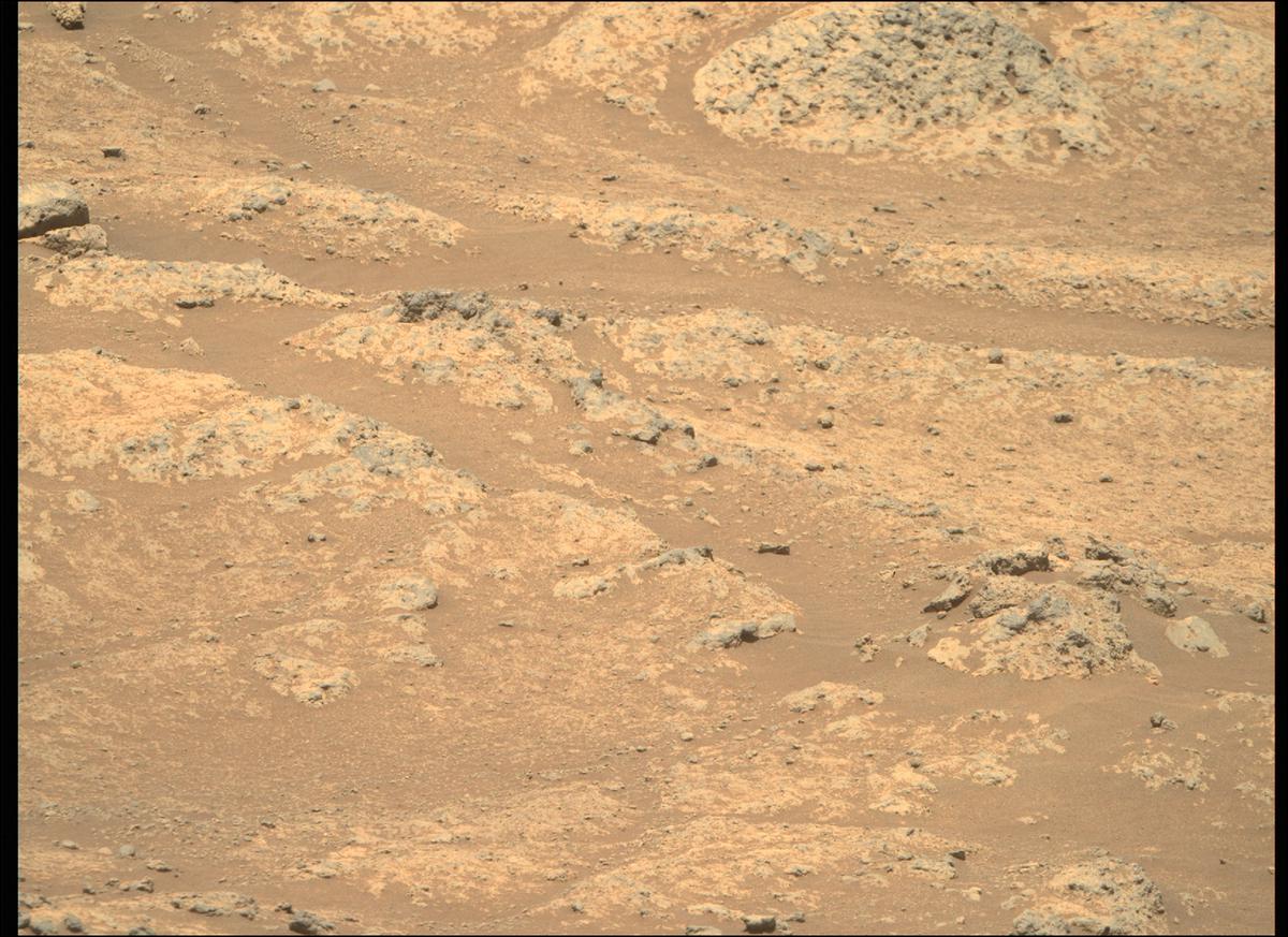 This image was taken by MCZ_RIGHT onboard NASA's Mars rover Perseverance on Sol 139