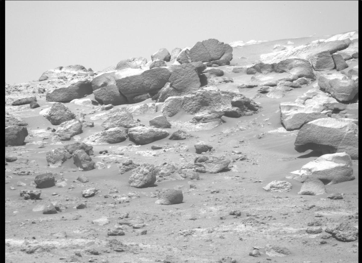 This image was taken by MCZ_RIGHT onboard NASA's Mars rover Perseverance on Sol 139