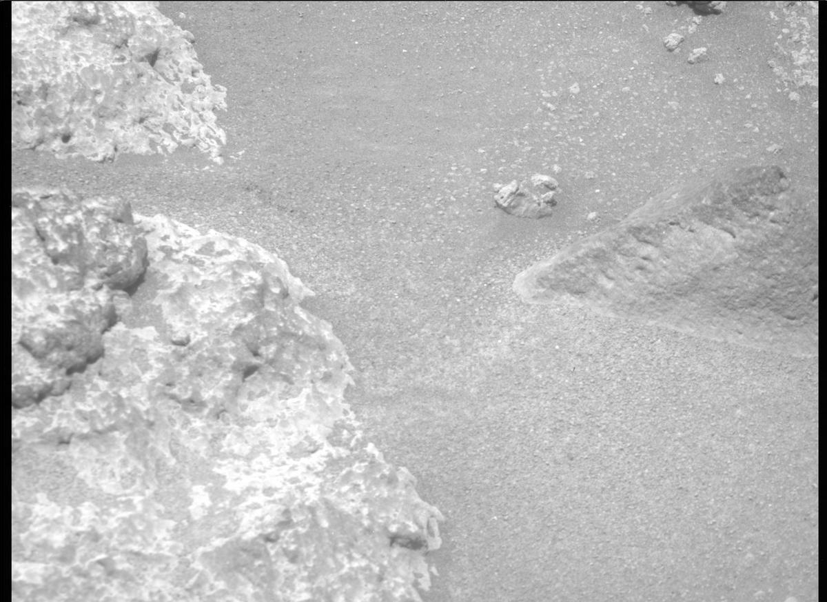 This image was taken by MCZ_RIGHT onboard NASA's Mars rover Perseverance on Sol 145