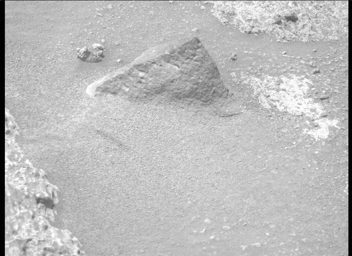 This image was taken by MCZ_RIGHT onboard NASA's Mars rover Perseverance on Sol 152